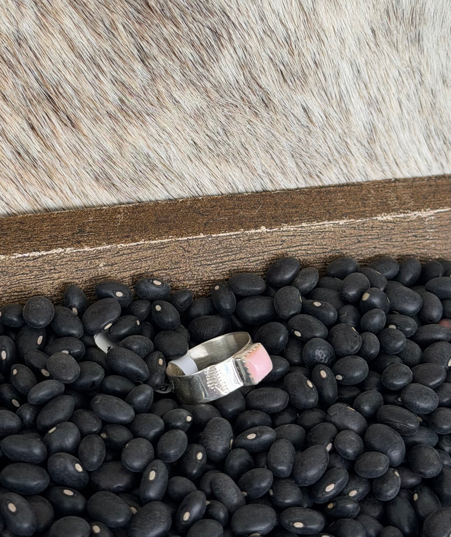 Navajo Detailed Silver Band with Pink Conch Stone
